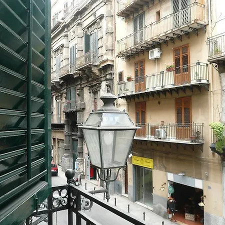 Persiane Al Cassaro Bed & Breakfast