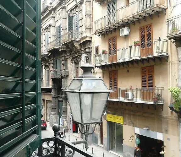 Persiane Al Cassaro Bed & Breakfast
